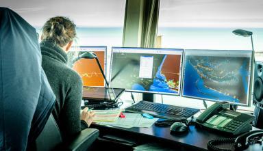 Poste de contrôle de la tour radar du port du Havre - Agrandir l'image, fenêtre modale